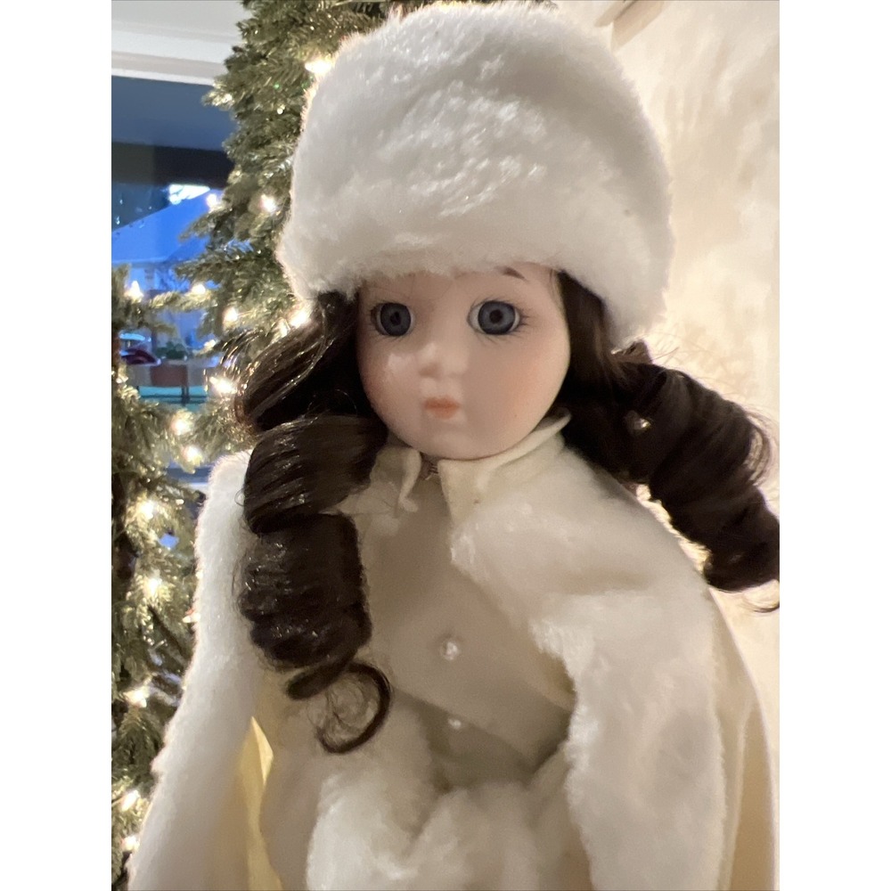 Vintage Christmas Around The World Porcelain Doll White Winter Outfit/Orig Box